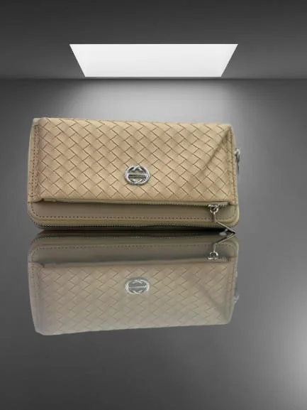 Elegant Woven Women’s Clutch Wallet | Premium Leather Purse with Zipper & Flap | Stylish Organizer Hand Wallet for Ladies, Travel & Daily Use